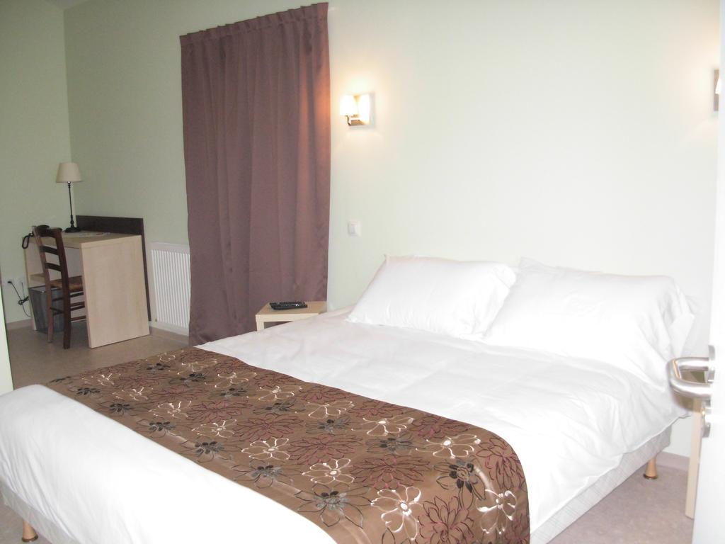 Logis Hotel Restaurant De La Dore Vertolaye Zewnętrze zdjęcie