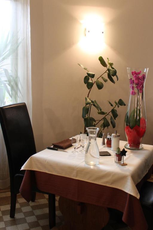 Logis Hotel Restaurant De La Dore Vertolaye Zewnętrze zdjęcie
