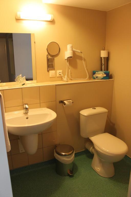 Logis Hotel Restaurant De La Dore Vertolaye Zewnętrze zdjęcie