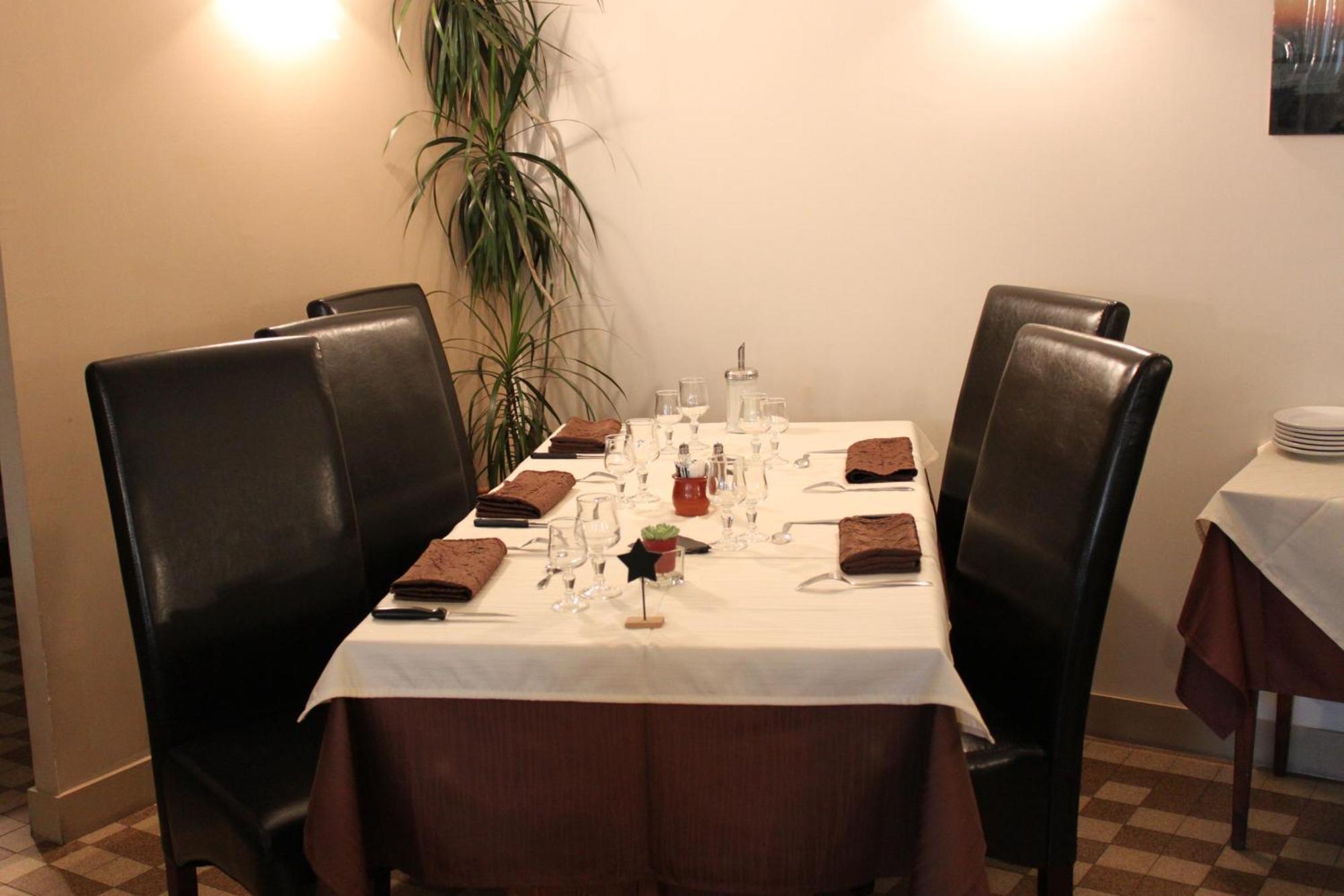 Logis Hotel Restaurant De La Dore Vertolaye Zewnętrze zdjęcie