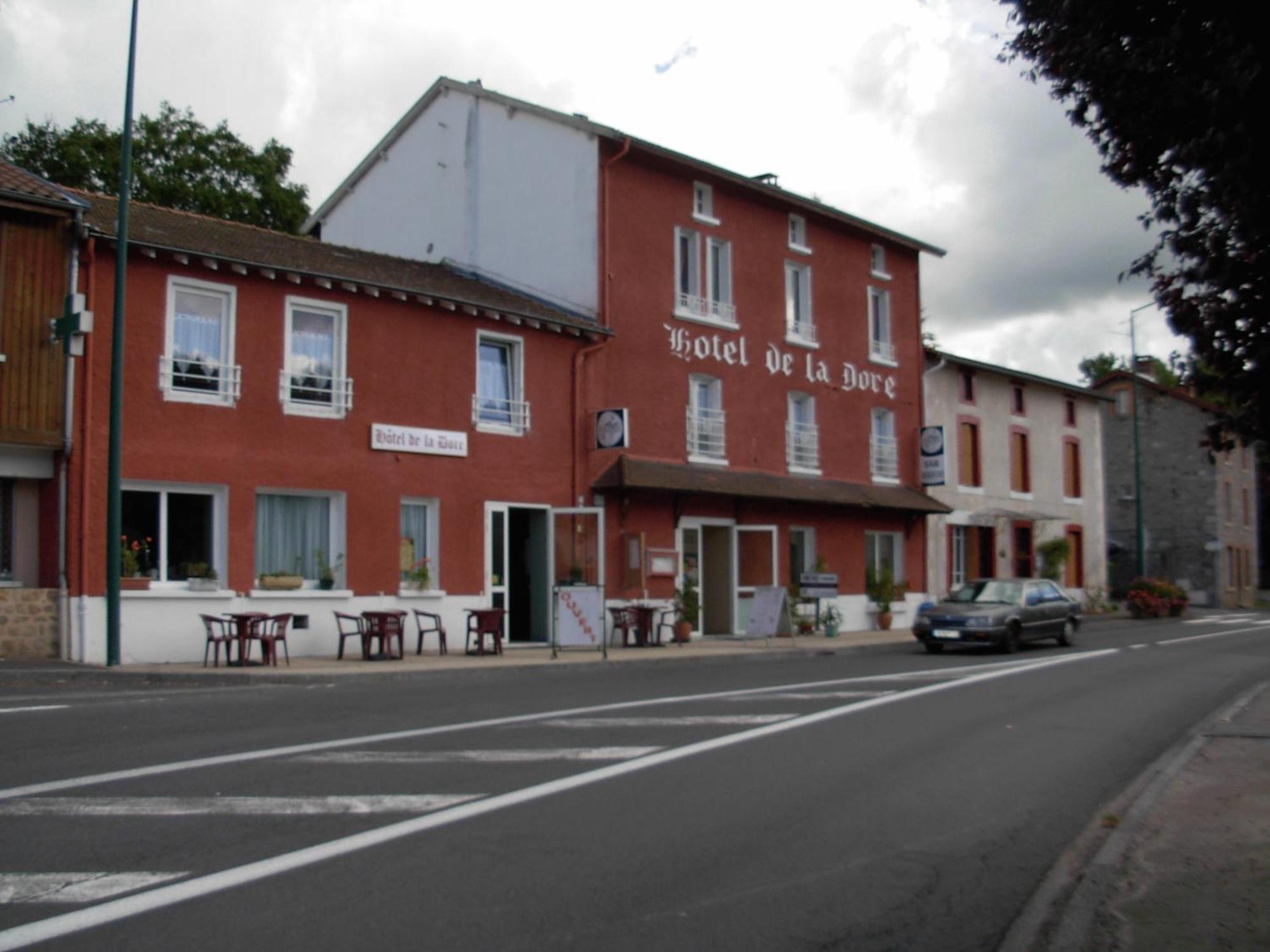 Logis Hotel Restaurant De La Dore Vertolaye Zewnętrze zdjęcie
