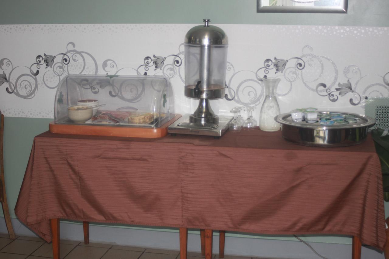 Logis Hotel Restaurant De La Dore Vertolaye Zewnętrze zdjęcie