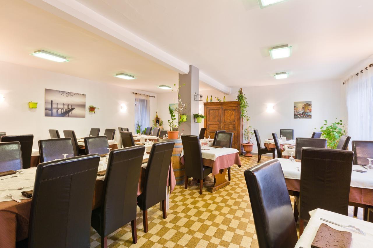 Logis Hotel Restaurant De La Dore Vertolaye Zewnętrze zdjęcie